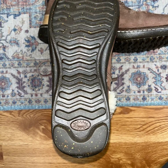 UGG Booties (7), Australia 5587 Brown Suede Leather Sheepskin - Picture 10 of 16